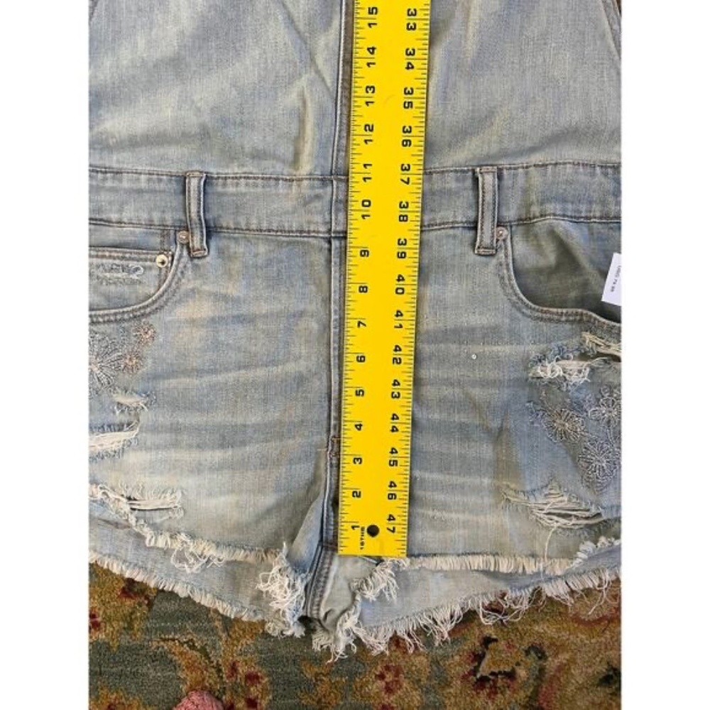 American Eagle Light Wash Floral Embroidered Short Overalls - Picture 8 of 9